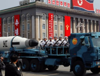 H Βόρεια Κορέα παίζει με την φωτιά: Εκτόξευσε νέο βαλλιστικό πύραυλο «στα μούτρα» των ΗΠΑ